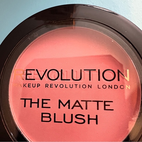 Makeup Revolution Matte Blush “Beloved” - Picture 1 of 2